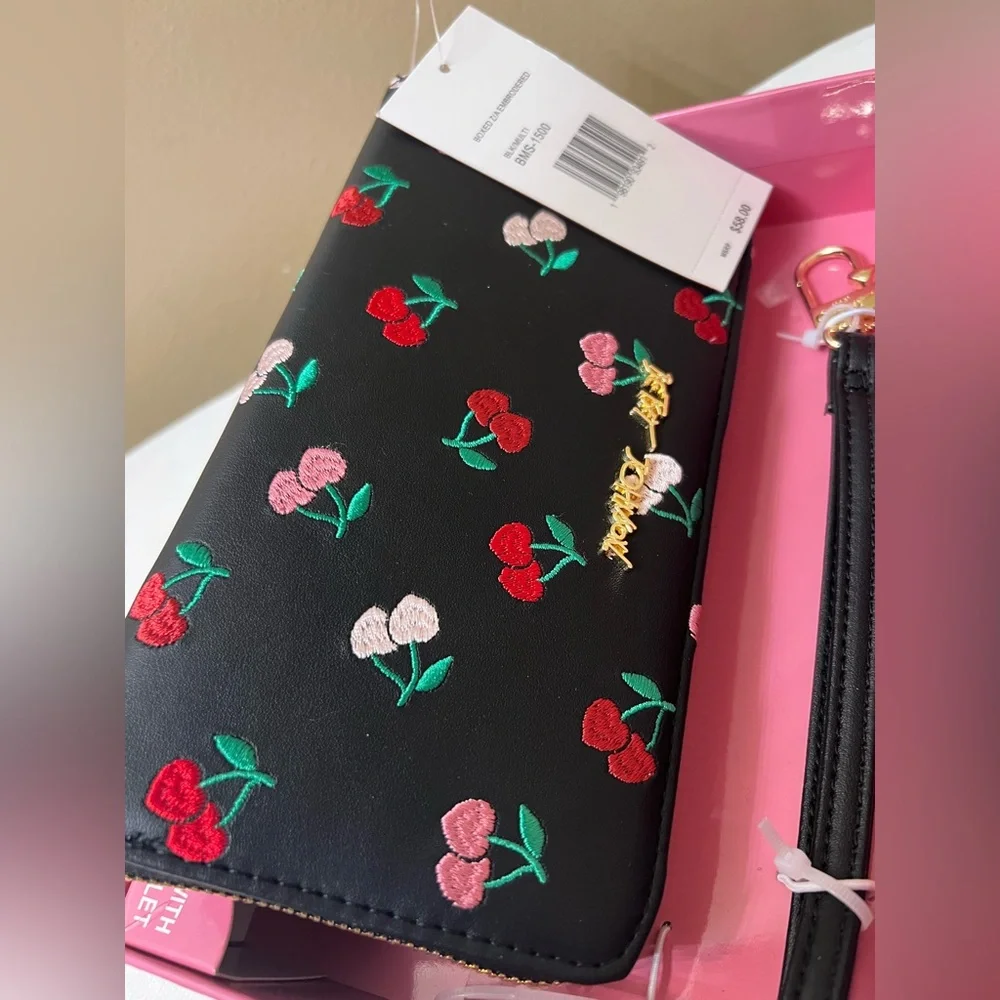 Betsey Johnson Large Travel clutch / Wristlet NWT - Picture 3 of 8